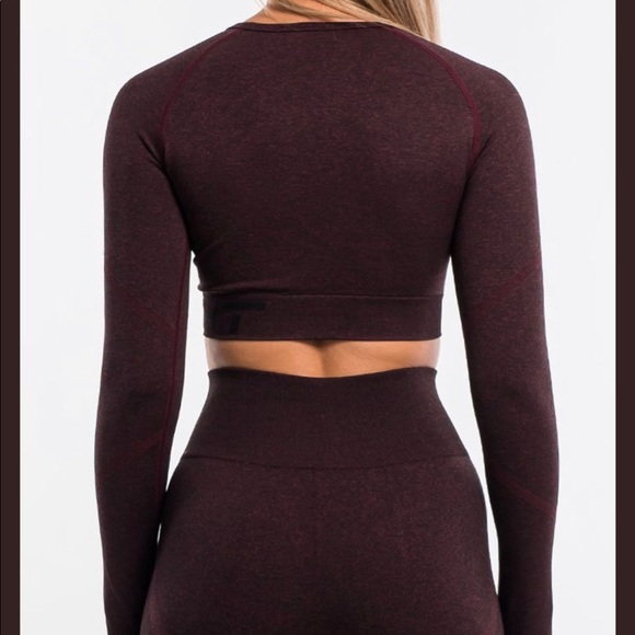 Echt Arise Scrunch Longsleeve Crop Top - Picture 4 of 4